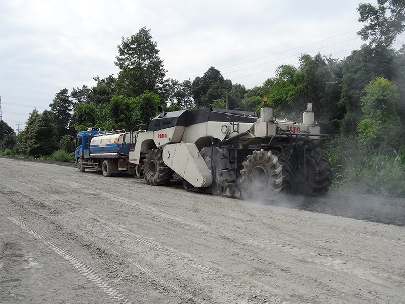 RZ2300，四川成都水穩(wěn)冷再生